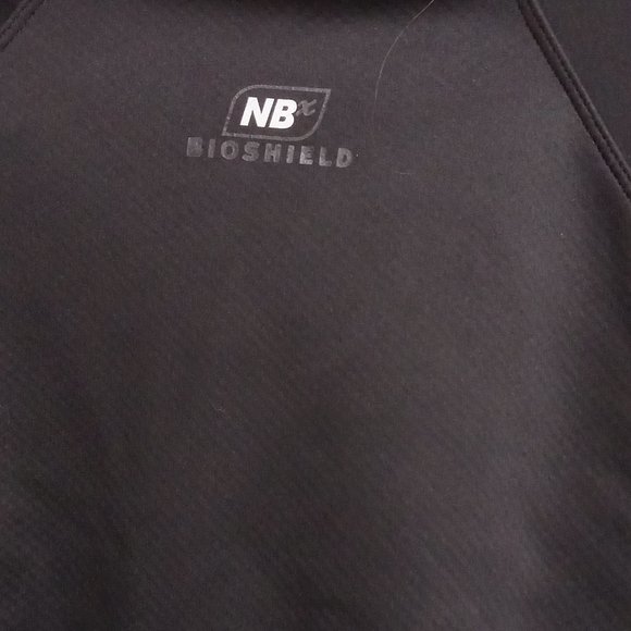 New Balance Outdoor Activewear Water Resistant Windbreaker Jacket - Wome… - Picture 4 of 12